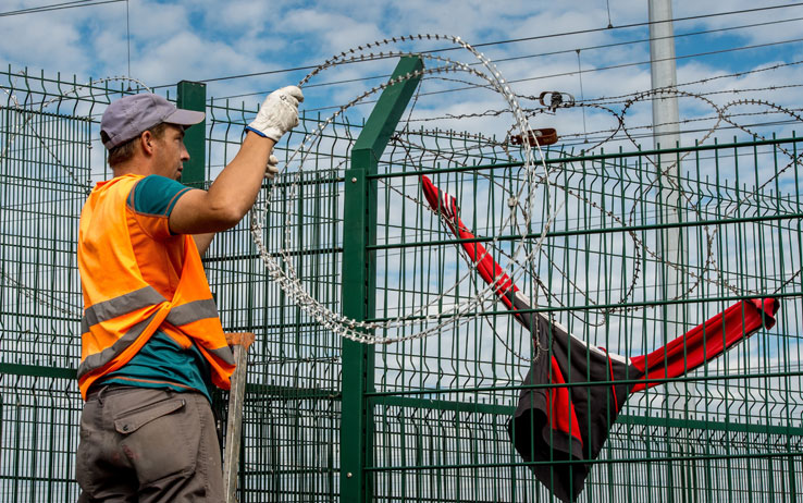 calais_rete_migranti_getty_04