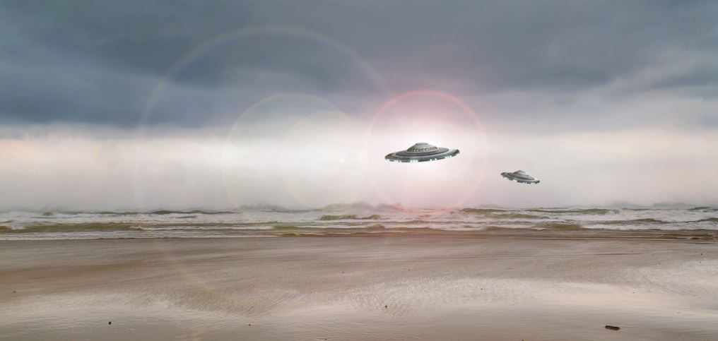 I cacciatori di alieni con l'esercito americano per studiare strani materiali UFO